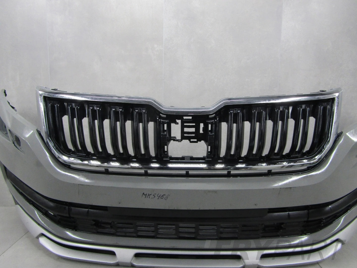 Front Bumper Skoda Kodiaq SCOUT 565 17-21 (+Floor)