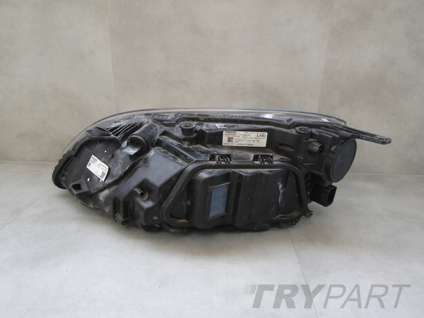 Volvo V40 Front Lamp STANDARD 12-16 RH 3142004