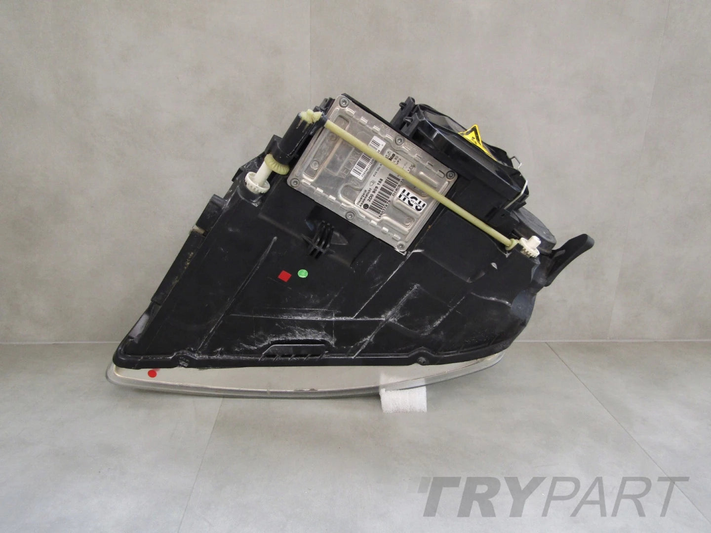 Front Lamp VW TOUAREG I Xenon Non-Twist 02-06 RH