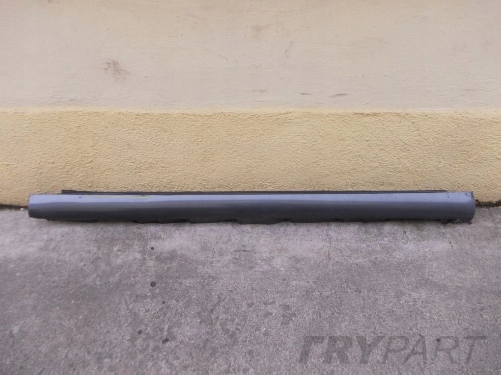 TOYOTA AVENSIS II T25 03- Right Sill Cover