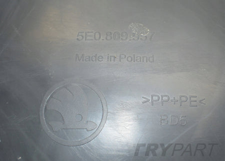 SKODA OCTAVIA 3 III 5E0 LEFT FRONT FENDER CLADDING!