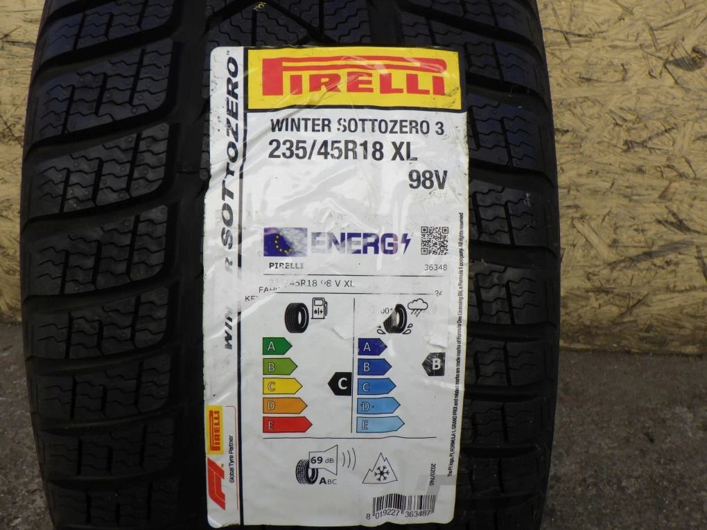 PIRELLI SOTTOZERO 3 235 45 R18 94V winter tire