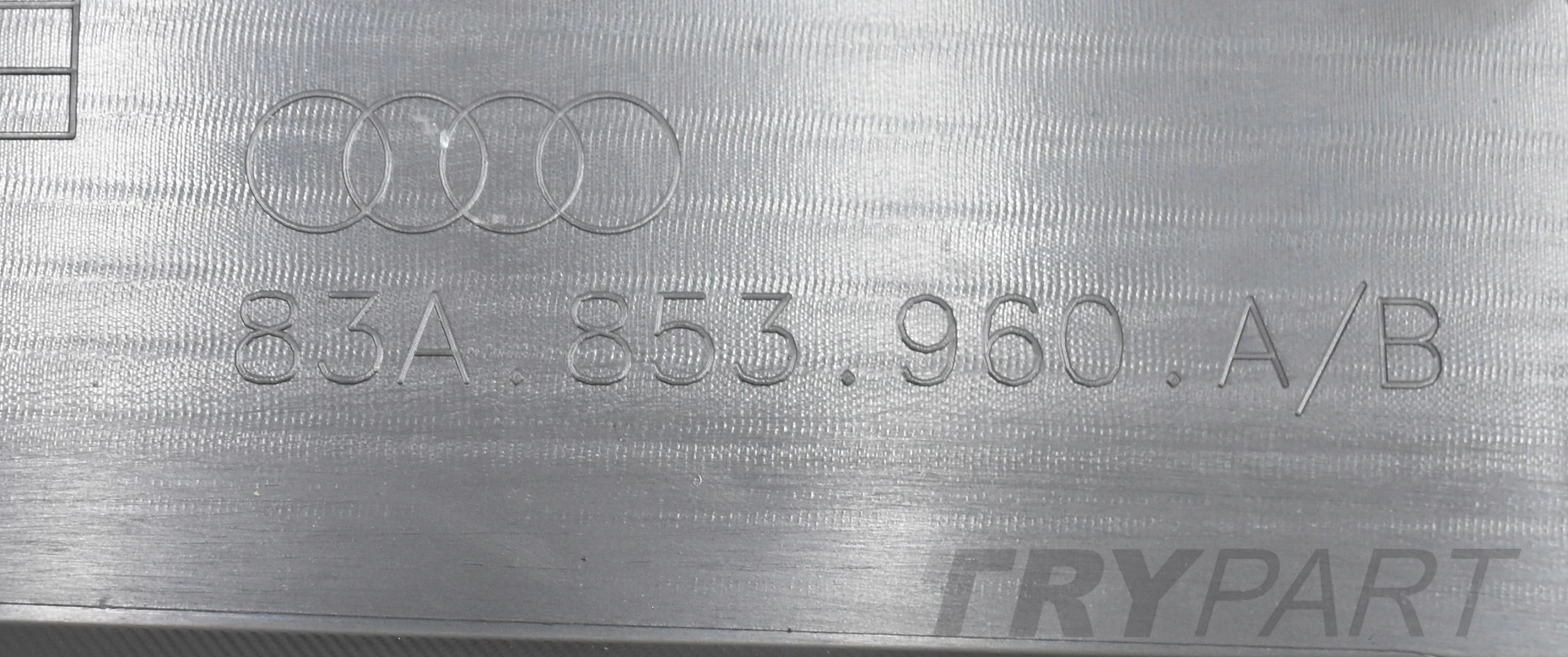 AUDI Q3 II 83A RIGHT FRONT DOOR STRIP ORG NEW