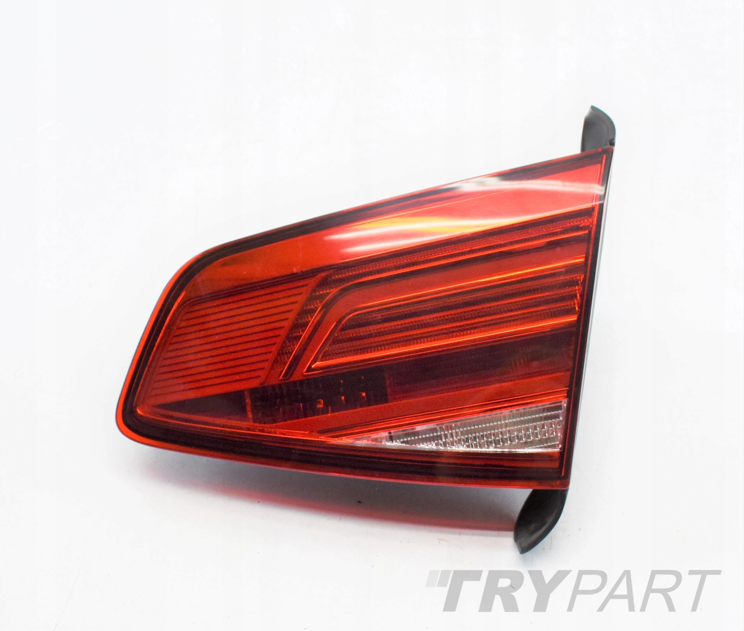 VW PASSAT B8 3G5 RIGHT TAIL LIGHT IN LUGGAGE LID SEDAN EU
