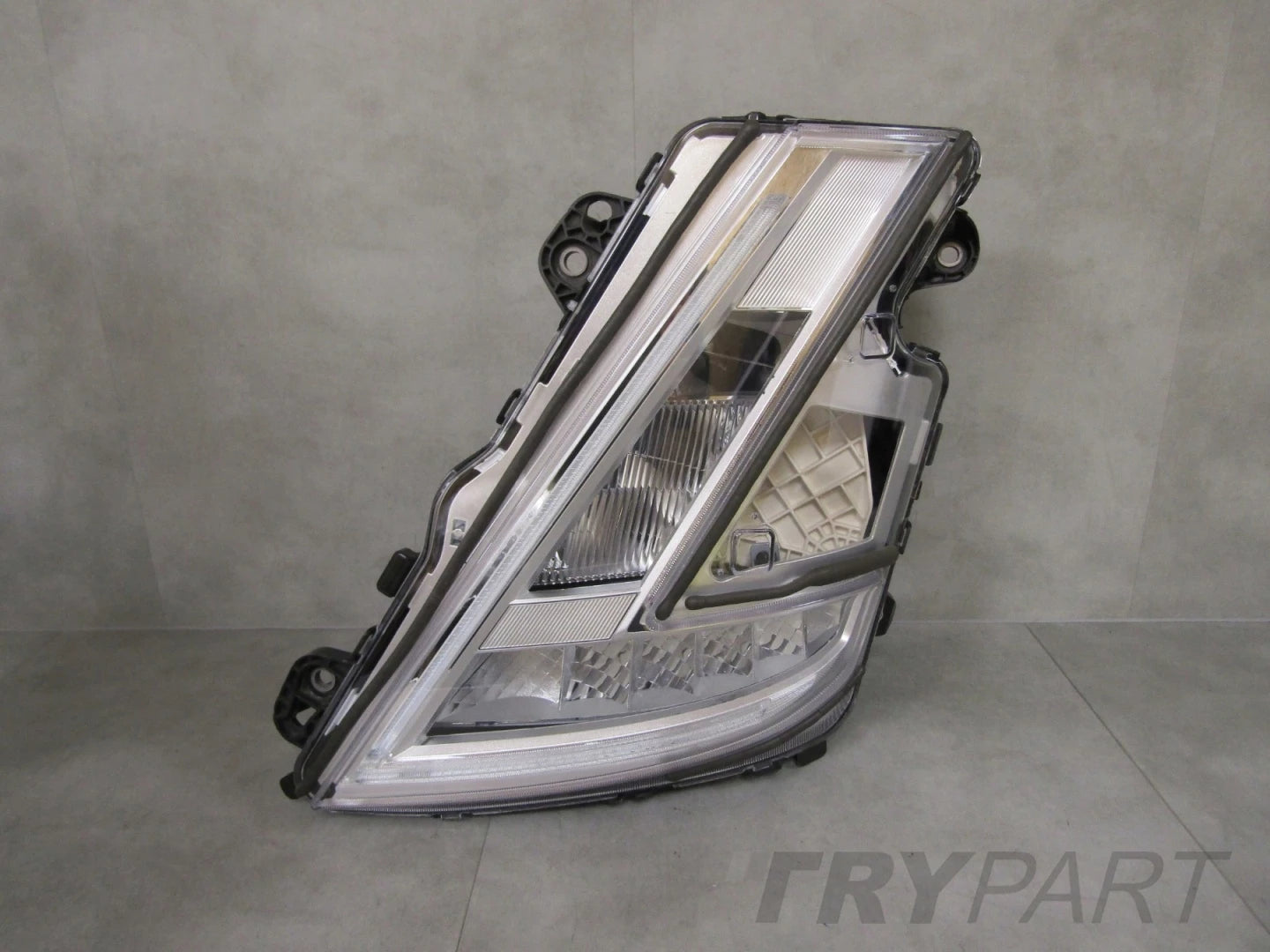 LEFT HEADLAMP VOLVO FH5 FH16 LED LIFT 20- LH 24056511
