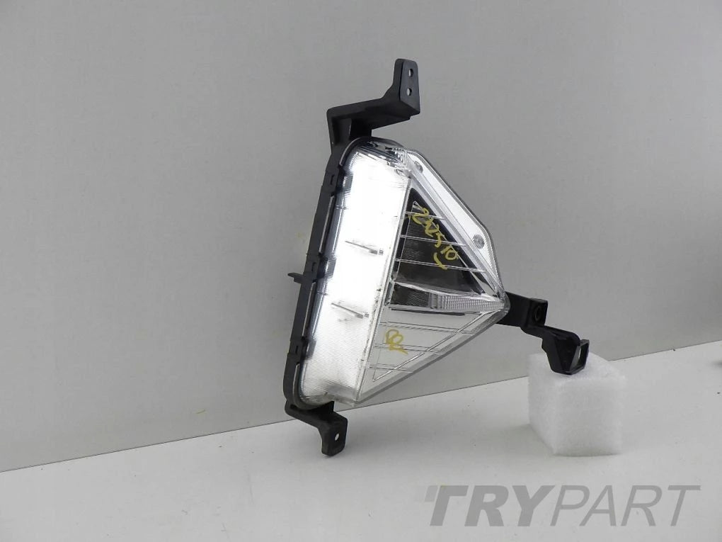 HYUNDAI ELANTRA VI LIFT - Right Halogen Turn Signal