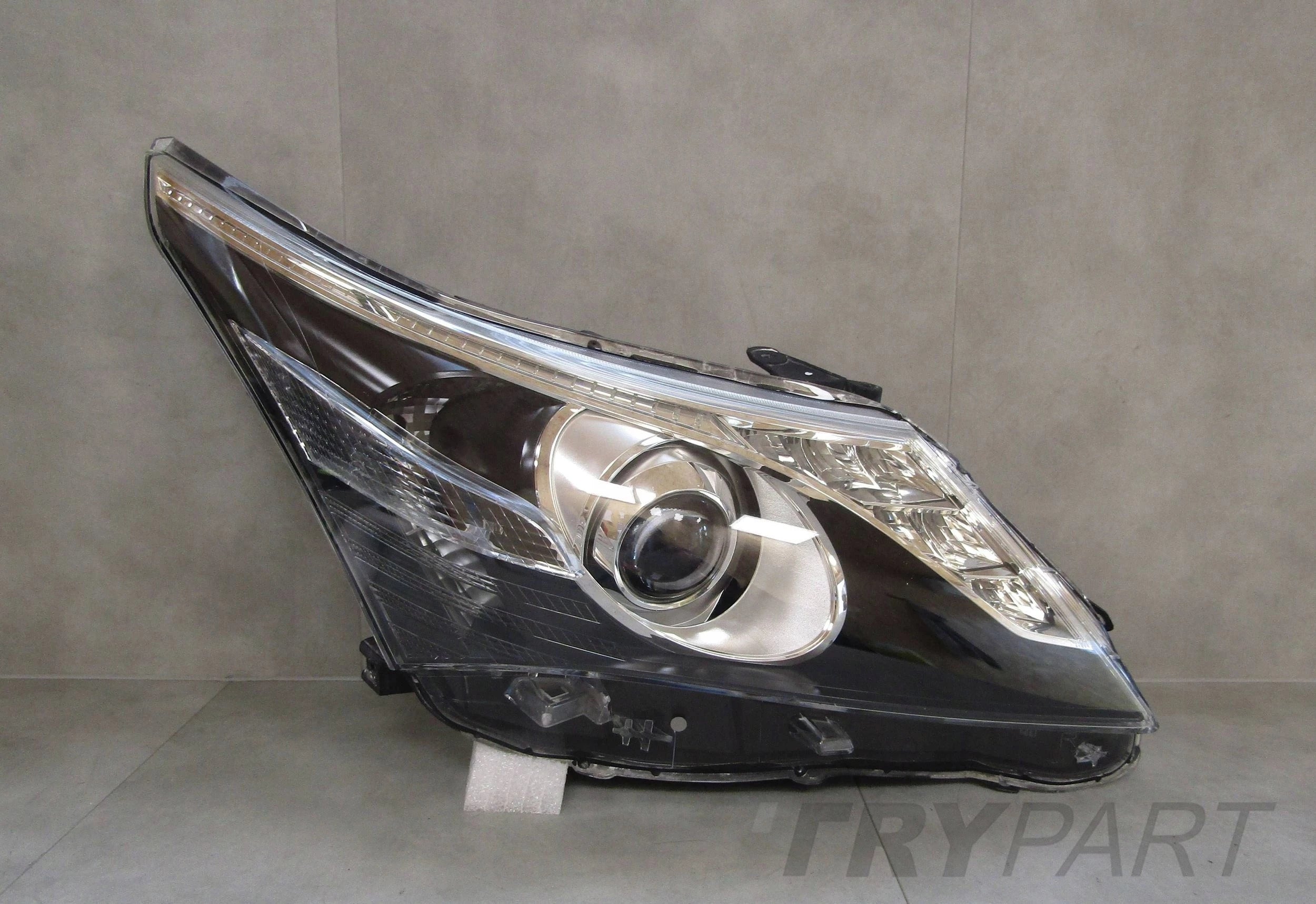 HEADLIGHT TOYOTA AVENSIS T27 LIFT 11-15 XENON SWIVEL RH 10000-17687