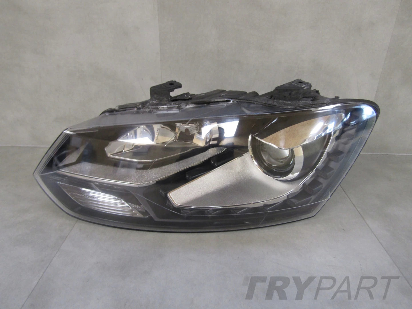 Front Headlight VW Polo 6R XENON NON-SWIVEL + LED 09-14 LH 6R1941031D