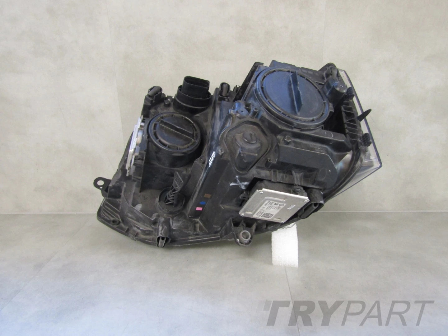 VW T5 MULTIVAN LIFT XENON HEADLIGHT 09- RH 7E5941016