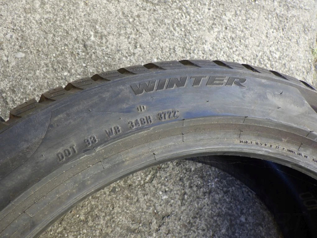 PIRELLI SOTTOZERO 3 235 45 R18 94V winter tire