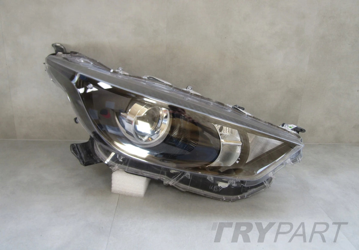 TOYOTA YARIS 4 IV HEADLIGHT STANDARD LENS 20- / MAZDA 2 22- RH