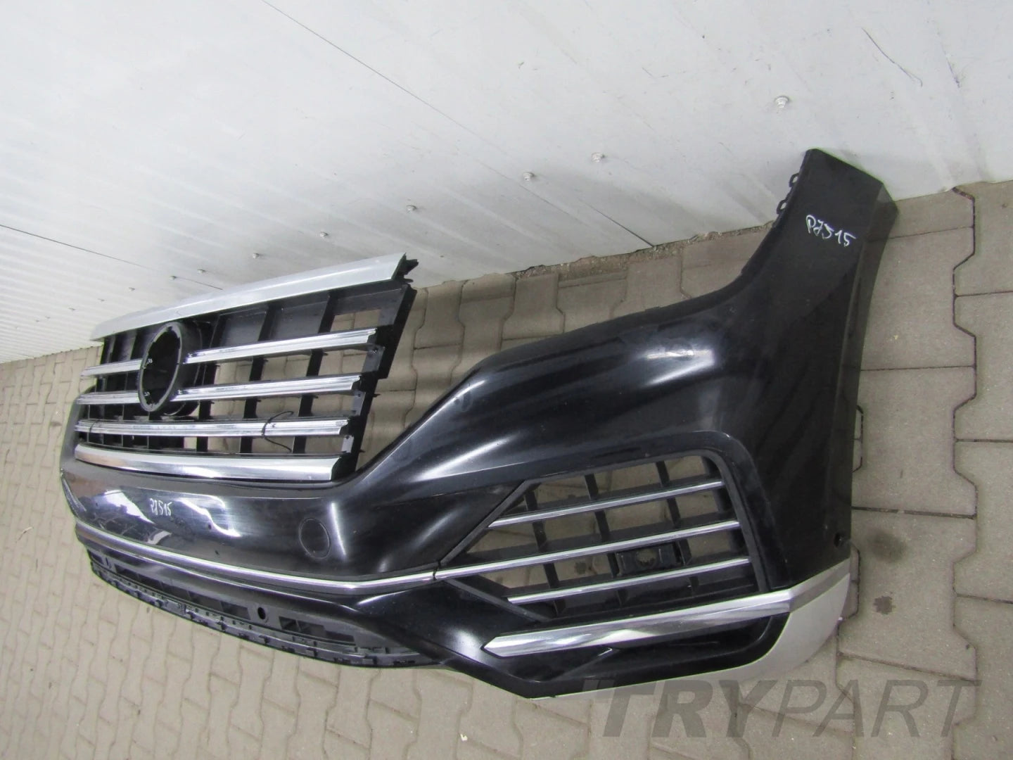 Front Bumper VW Touareg 3 III 760 18-