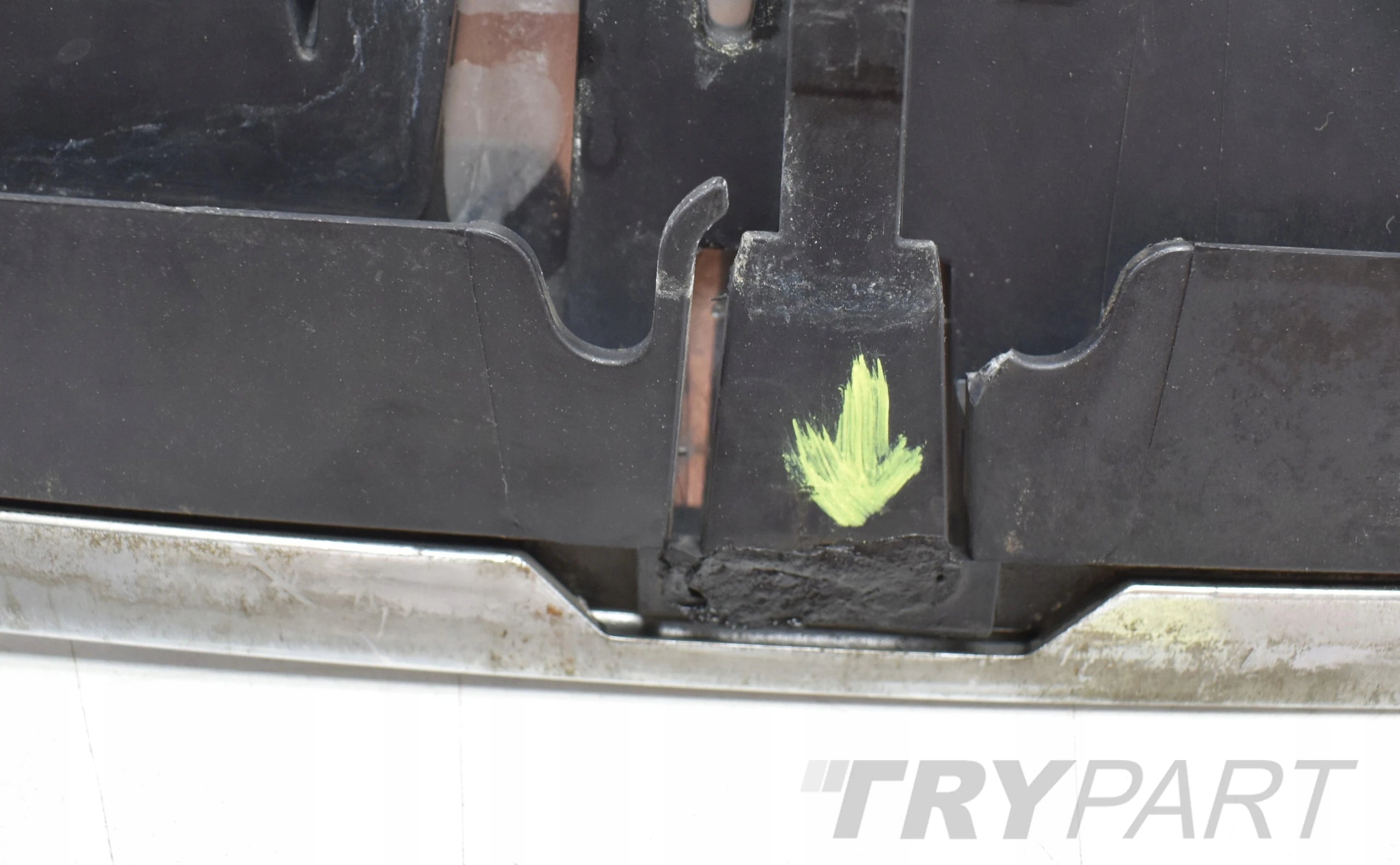 VW TOUAREG 7L6 BUMPER GRILLE ORG