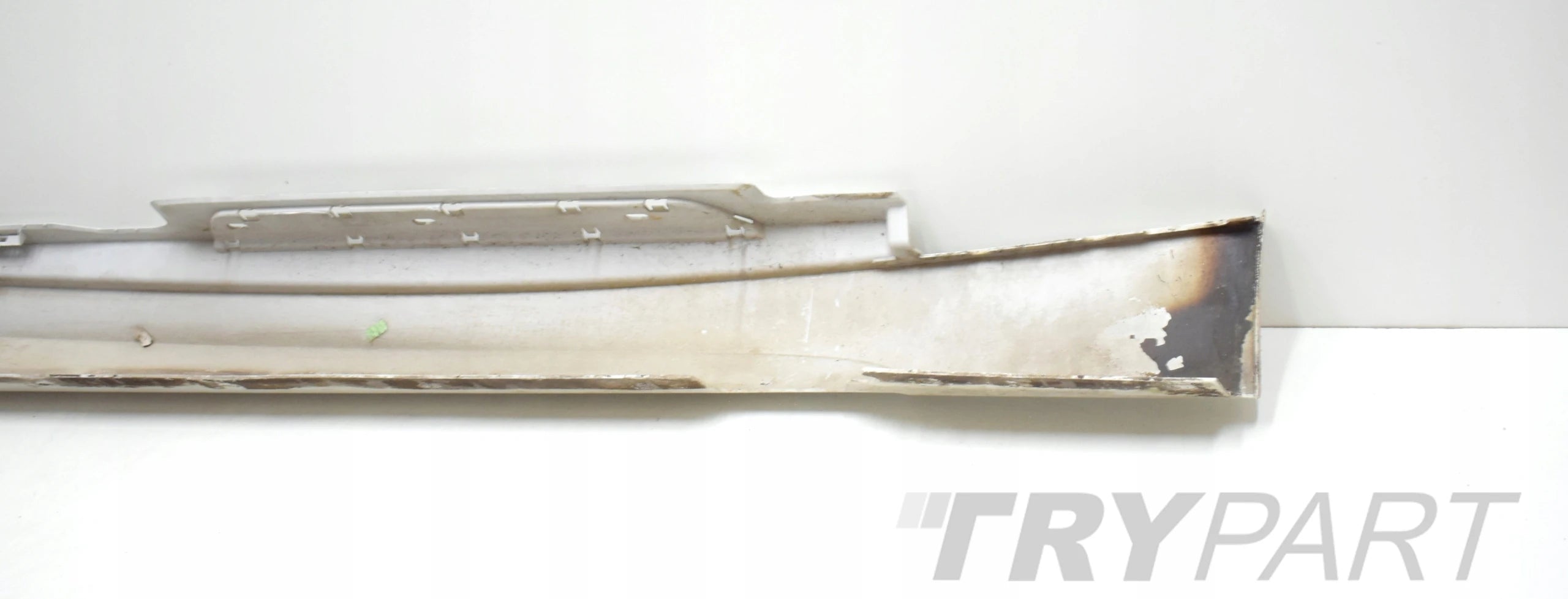 BMW E87 M PACKAGE LEFT SILL MOULDING ORG