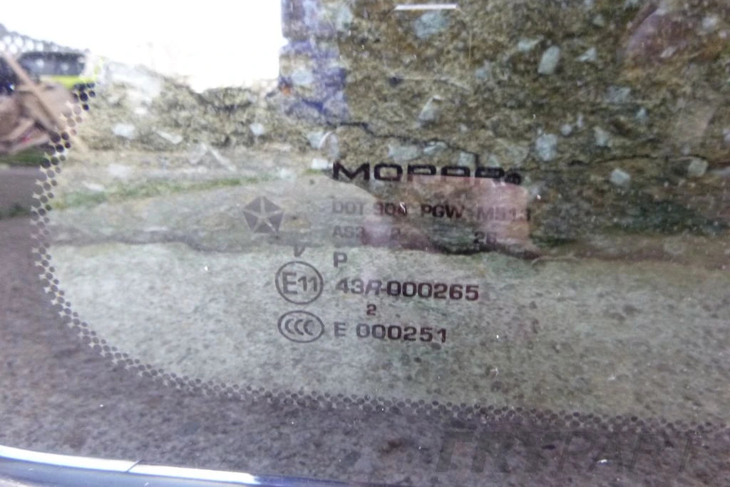 JEEP GRAND CHEROKEE 11- RIGHT SIDE WINDOW