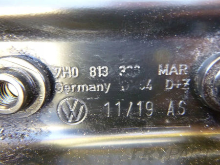 VW T5 7E0 T6 03- Right Rear Lamp Mount