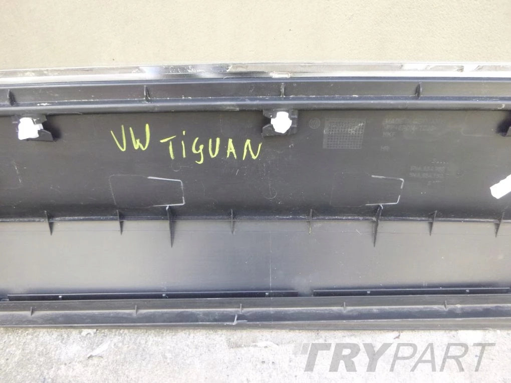 VW TIGUAN II 2 5NA 2015- Right Door Trim Strip