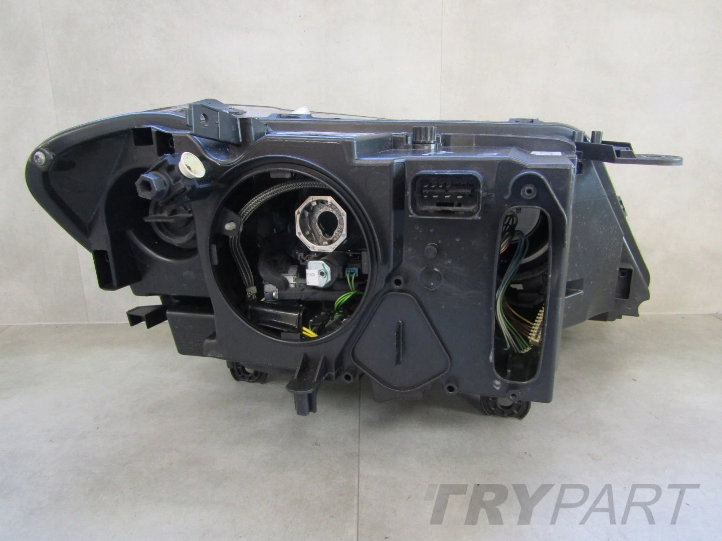 BMW X3 F25 FRONT HEADLIGHT XENON CORNERING 10-14 LH LEFT 7217297