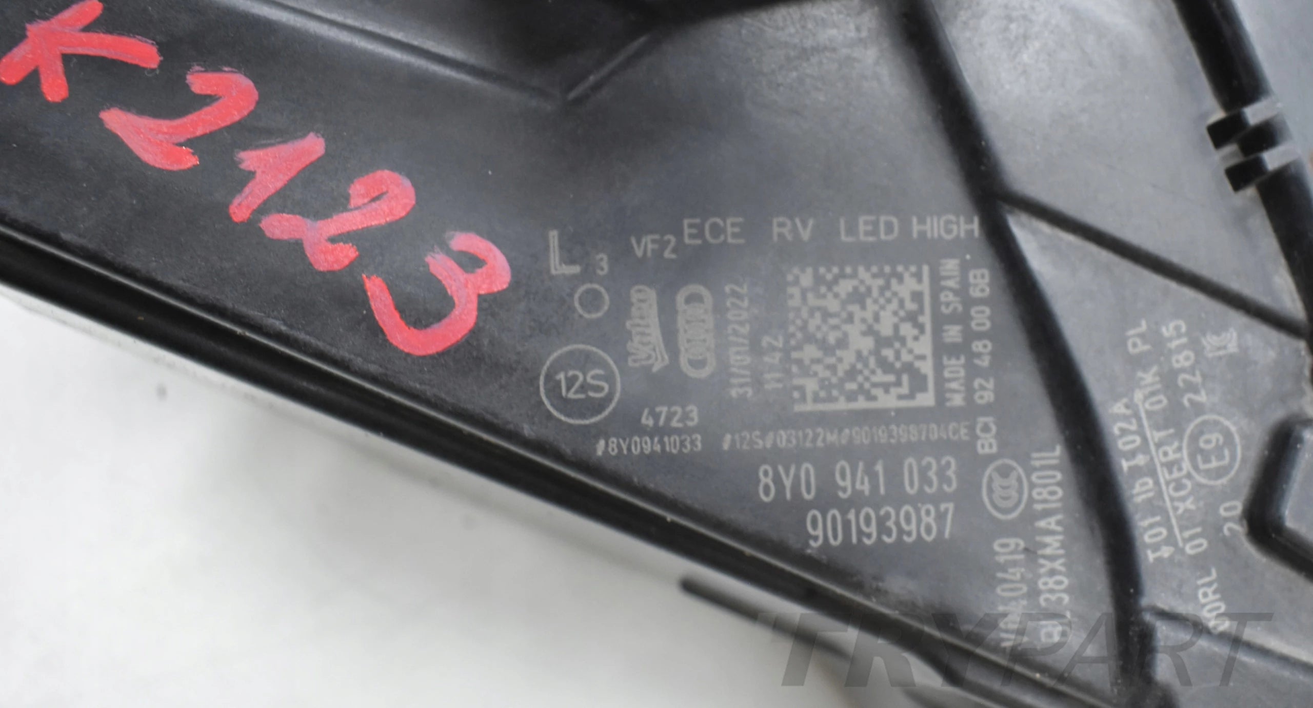 AUDI A3 8Y LEFT FRONT HEADLIGHT GENUINE FULL LED EU 8Y0941033