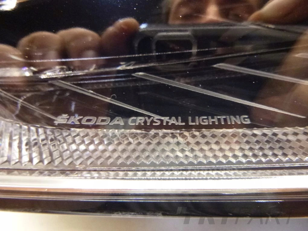 SKODA OCTAVIA 4 IV 5E4 FULL LED HEADLIGHT ASSEMBLY RIGHT FRONT