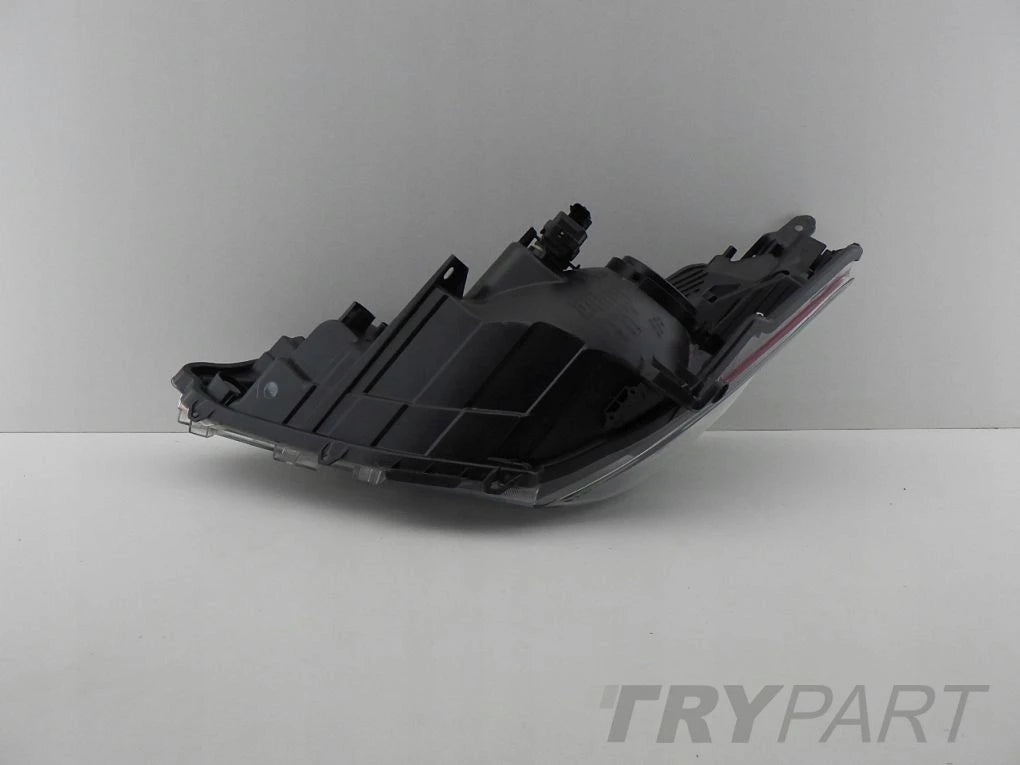 TOYOTA YARIS III 3 LIFT 17- Right Front Lamp