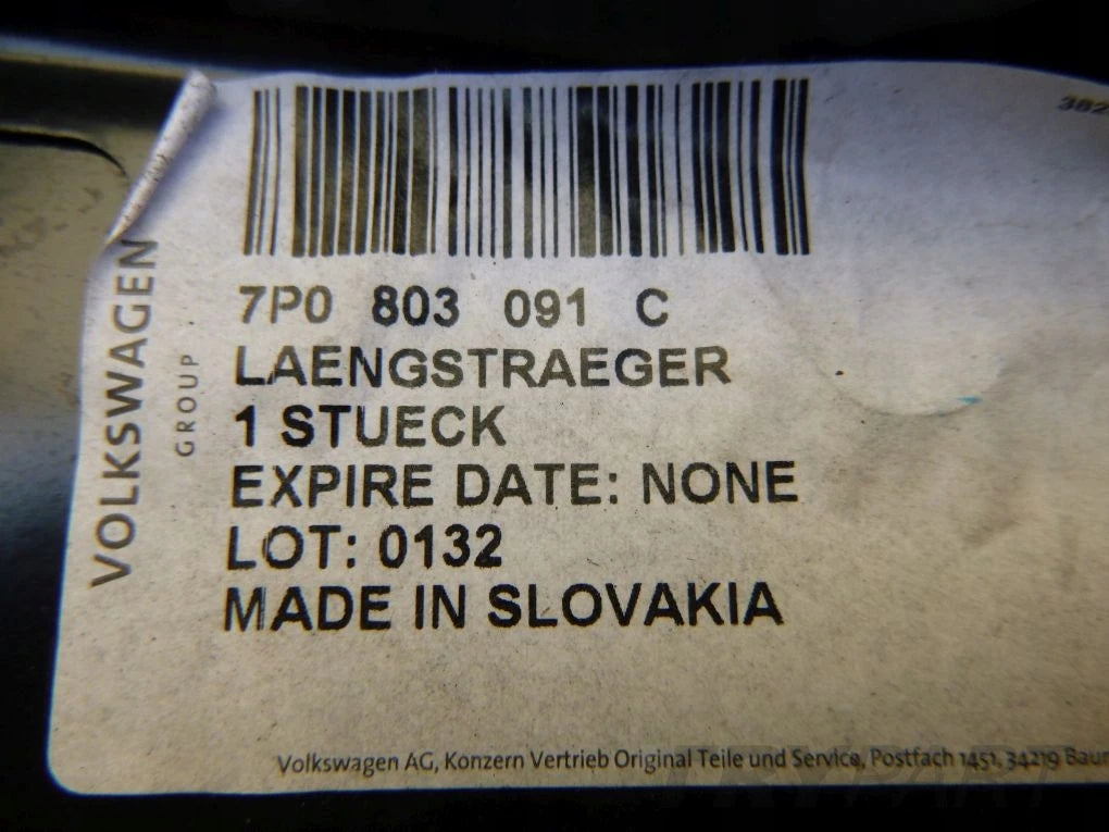 VW Touareg Cayenne 7P0 11- Front Left Shock Absorber Mount