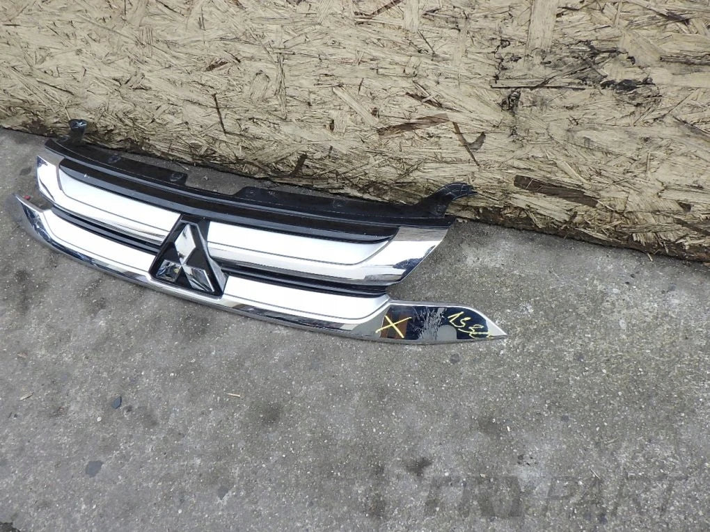 MITSUBISHI OUTLANDER III LIFT 15- Grille Trim