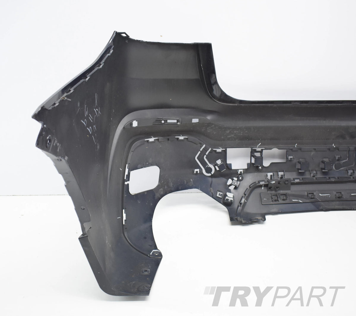 BMW X4 F26 M PACKAGE REAR BUMPER - EXCELLENT CONDITION!