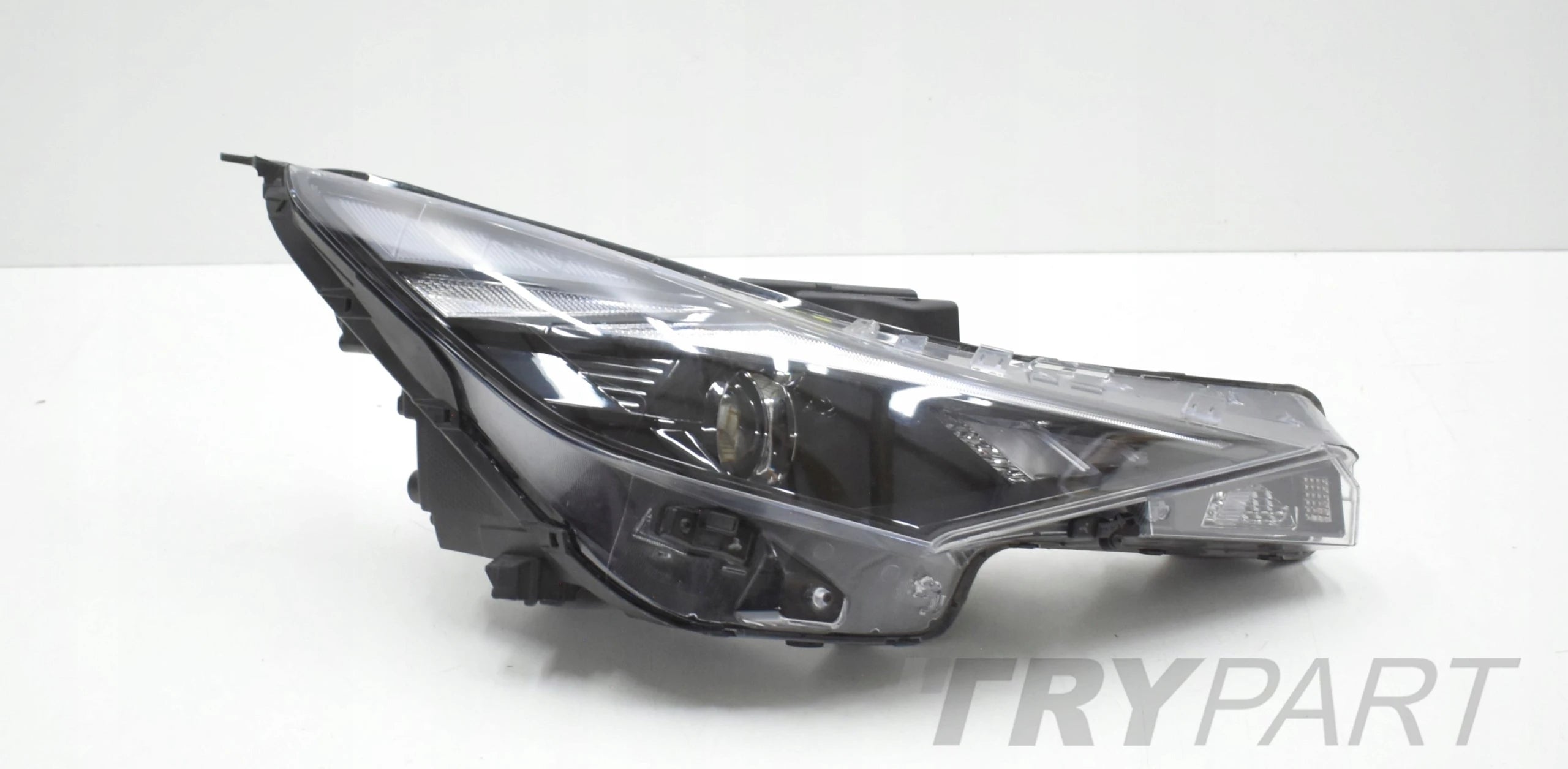 HYUNDAI ELANTRA VII HEADLIGHT RIGHT FRONT ORG EU