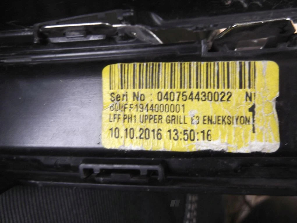 RENAULT MEGANE IV 4 Chrome Dummy Grille Upper Left