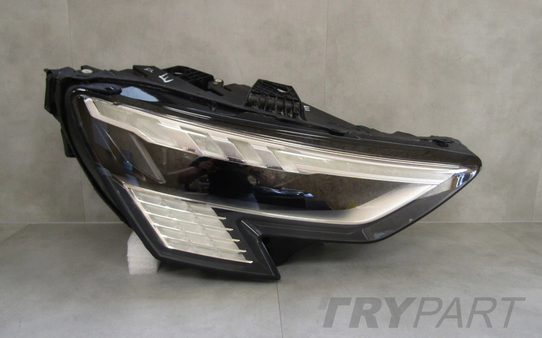 Audi A3 8Y0 FULL LED MATRIX 20- RH RIGHT Headlight
