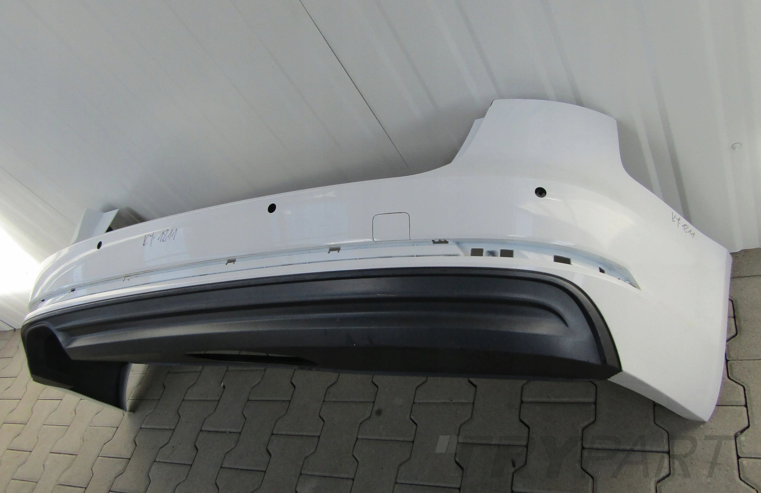 AUDI A4 B9 8W9 KOMBI 15- Rear Bumper