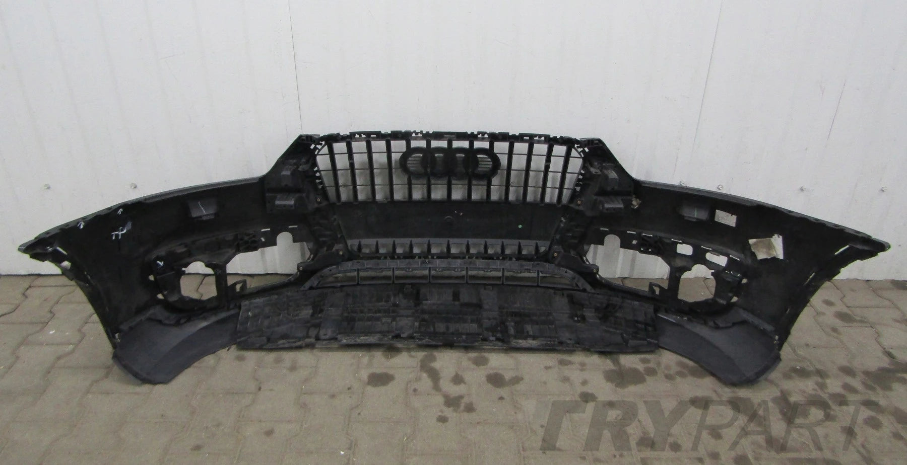 Front Bumper Audi Q3 8U0 11-14
