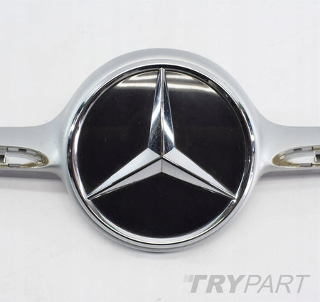 A CLASS W117 RADIATOR GRILLE EMBLEM CHROME BUMPER
