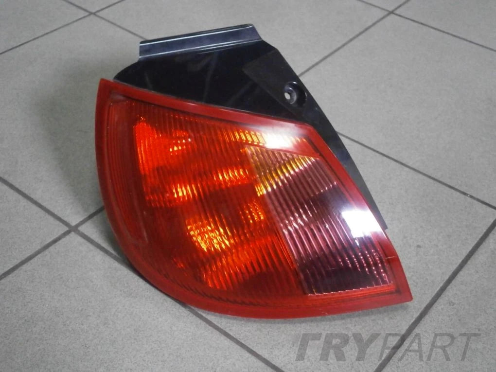 MITSUBISHI COLT 04- left rear lamp