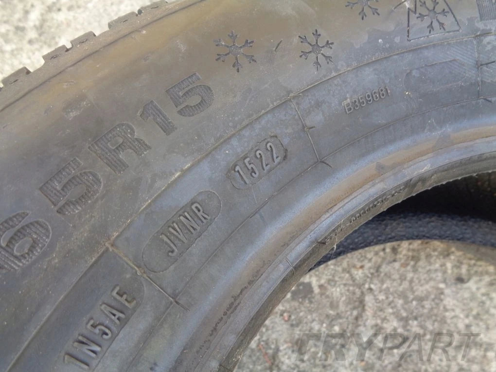 Dunlop SP Winter Response 2 195/65 R15 TIRE