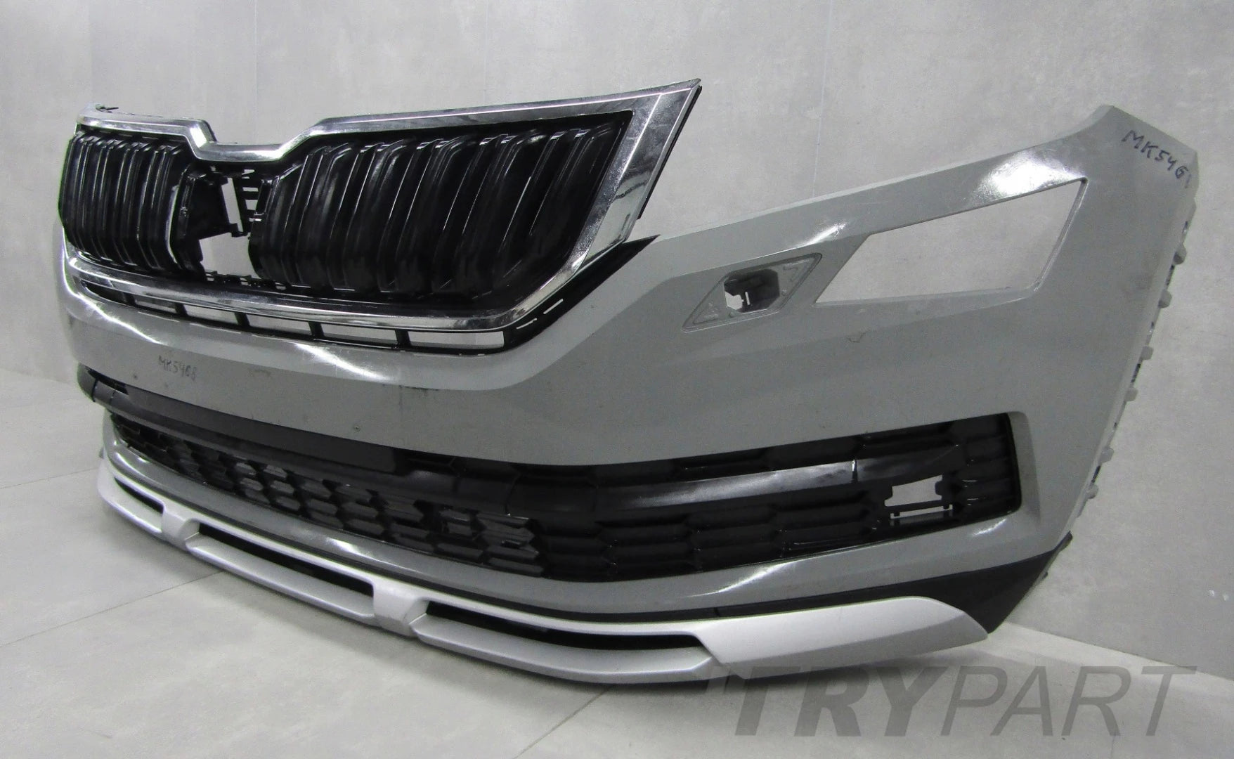 Front Bumper Skoda Kodiaq SCOUT 565 17-21 (+Floor)