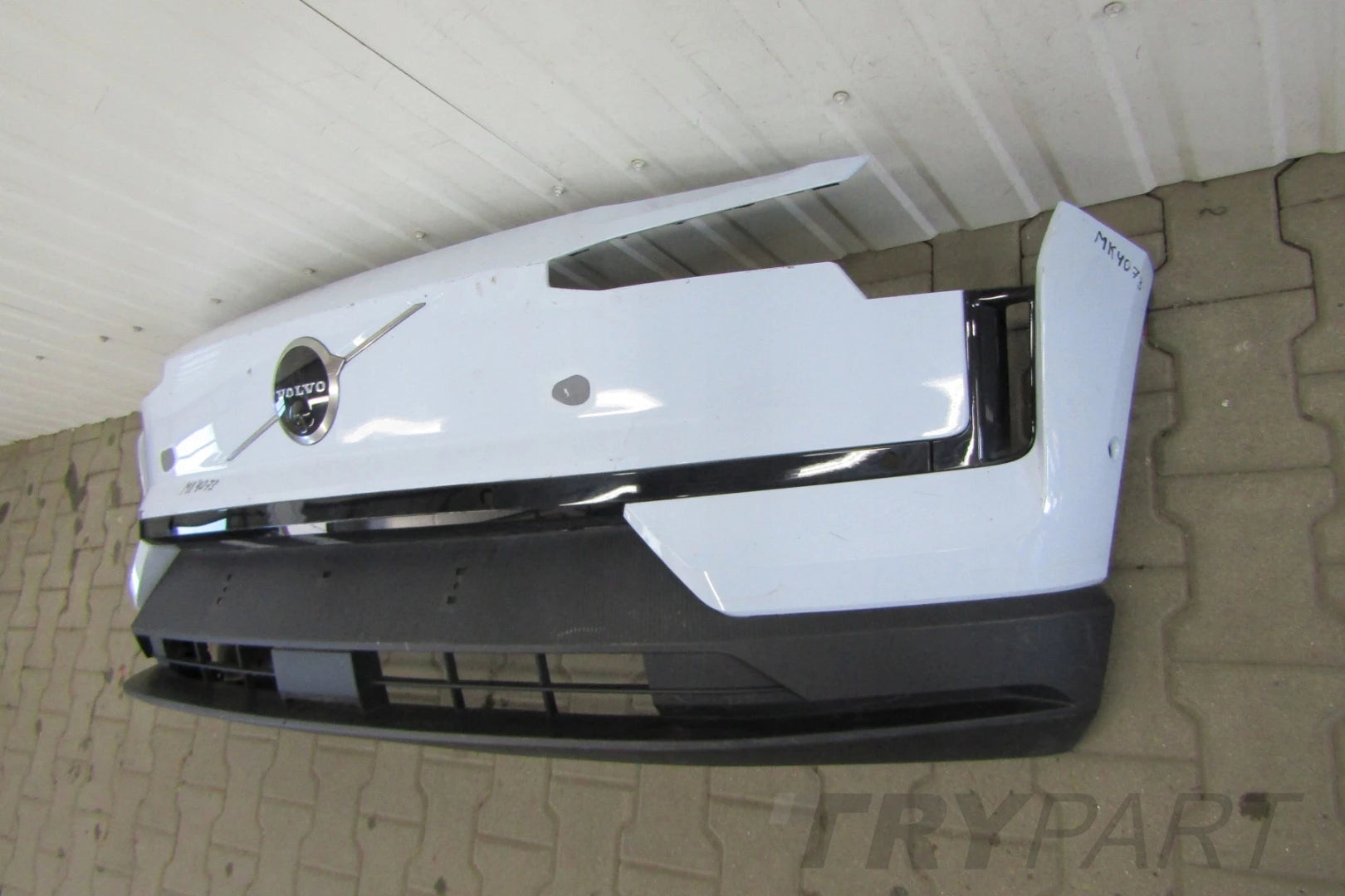 Front Bumper Volvo EX30 EX 30 23- (LOGO)