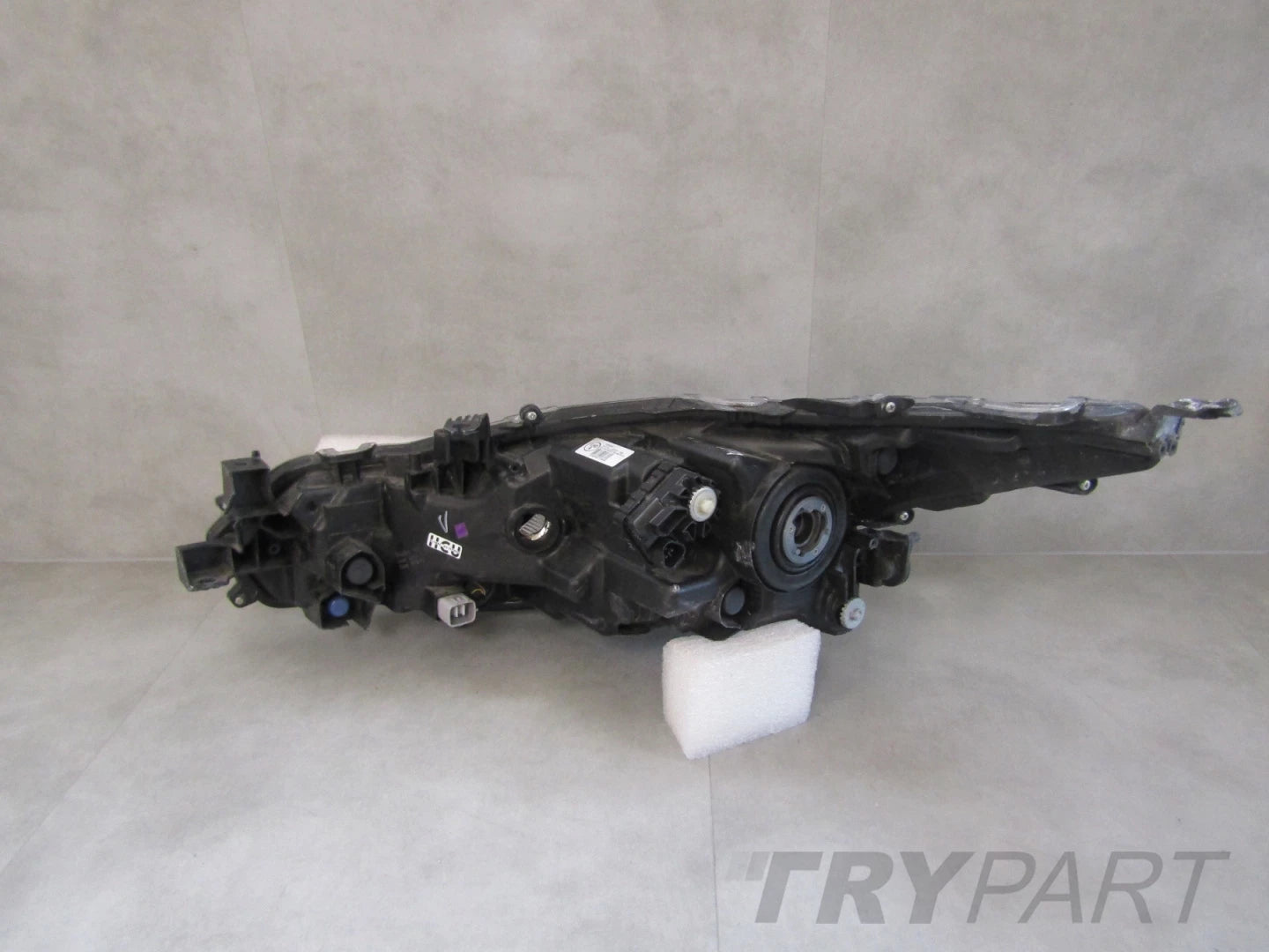 HEADLIGHT TOYOTA COROLLA E21 SEDAN STANDARD LENS 18- RH 8111002T31-00