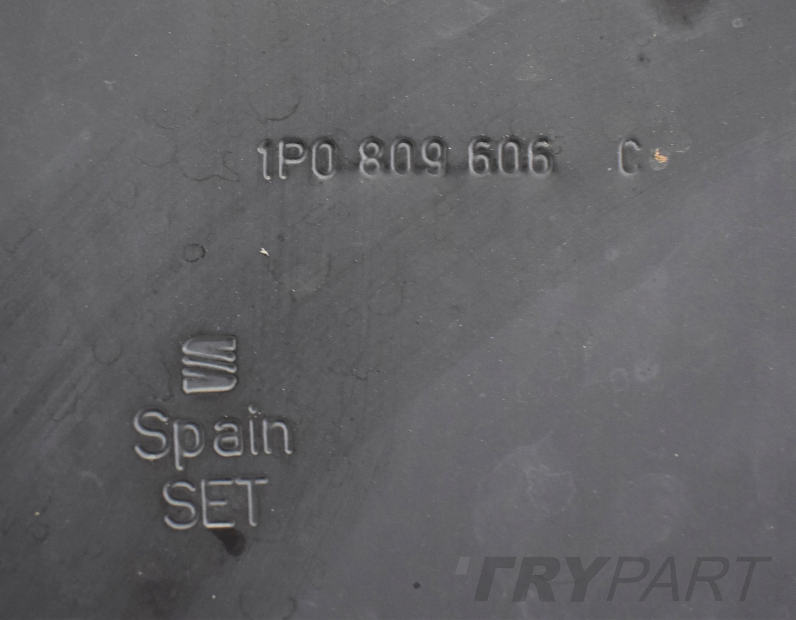 SEAT LEON II 1P0 RIGHT BODY PANEL PILLAR FRAME
