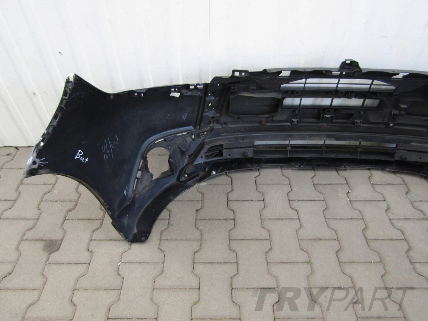 Front Bumper for Mitsubishi Outlander 3 Hybrid Lift 15-18 CAMERA