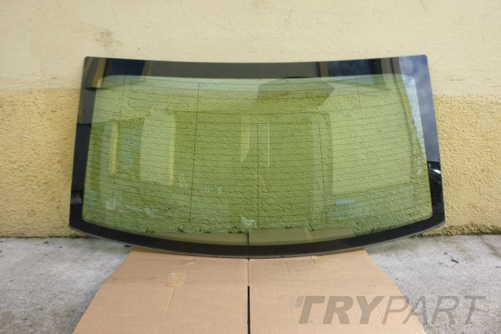 Lancia Thema Chrysler 300 c 2011 sedan Rear Window