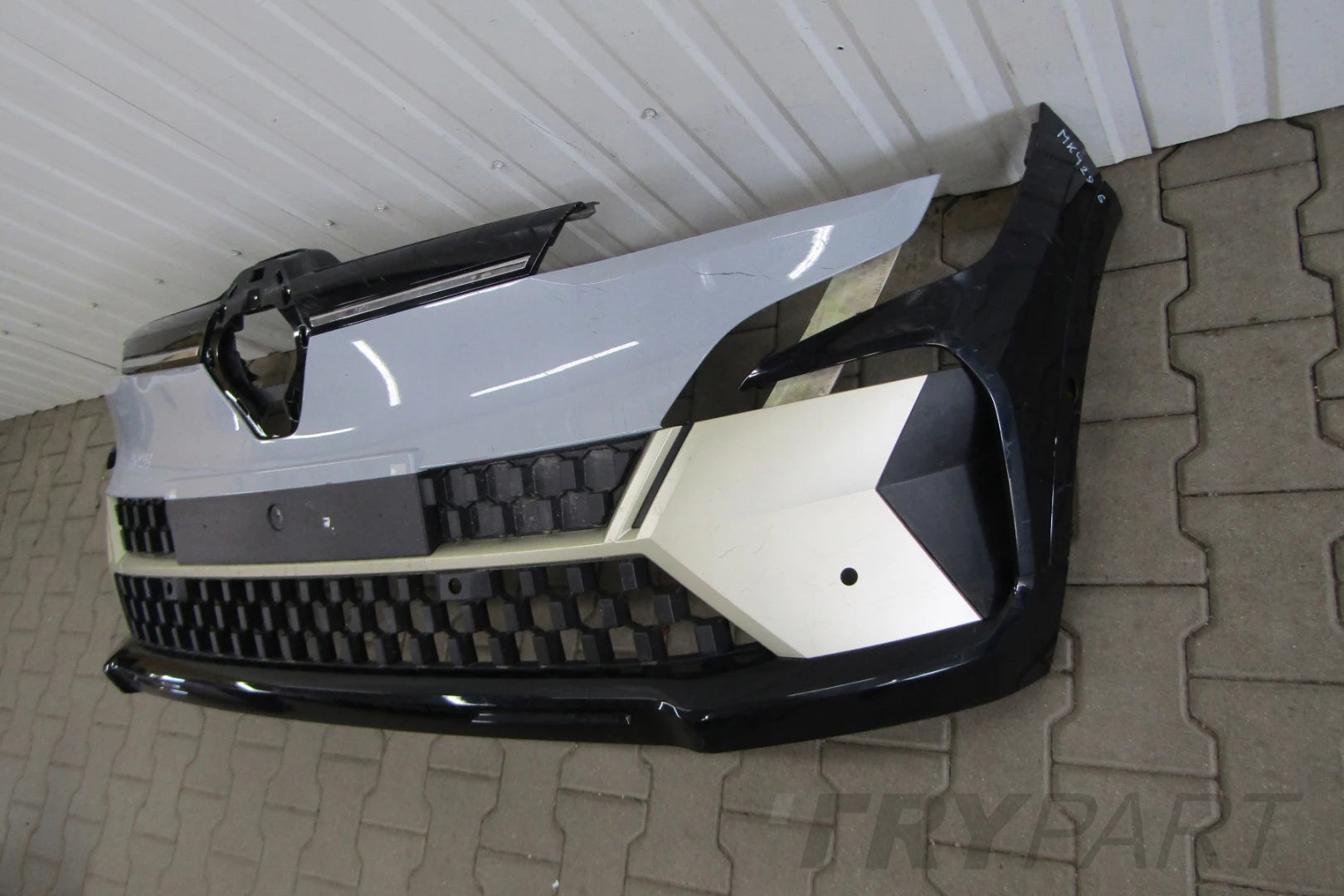 Front Bumper RENAULT MEGANE 5 E-TECH 22-