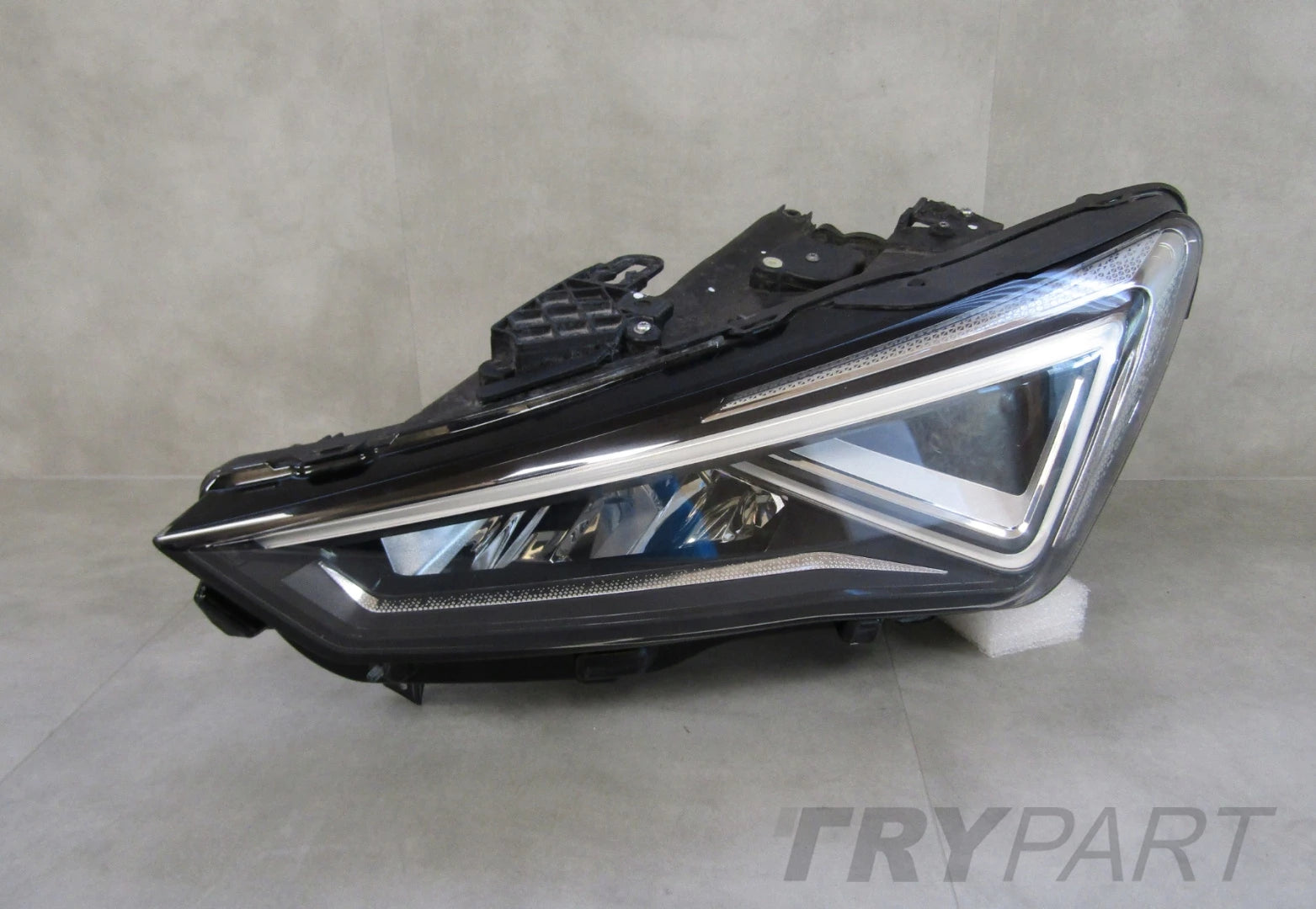 FRONT HEADLIGHT SEAT LEON IV 4 CUPRA FORMENTOR FULL LED 20-24 LH 5FG941007