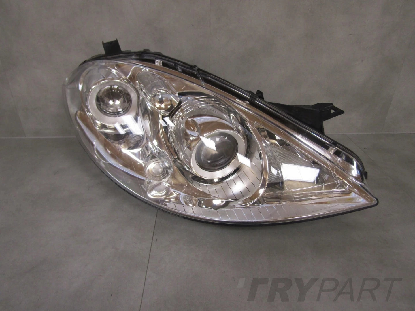 MERCEDES A-CLASS W169 HEADLIGHT RH RIGHT XENON 04-A1698201261