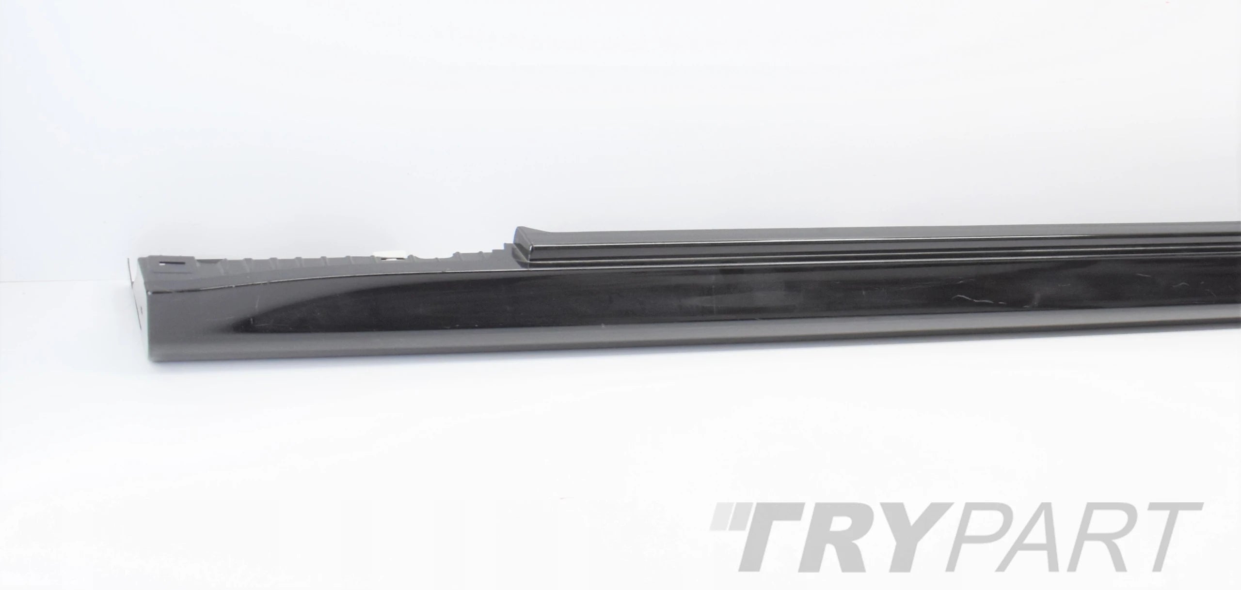 MERCEDES CLS W257 LEFT SILL STRIP ORG