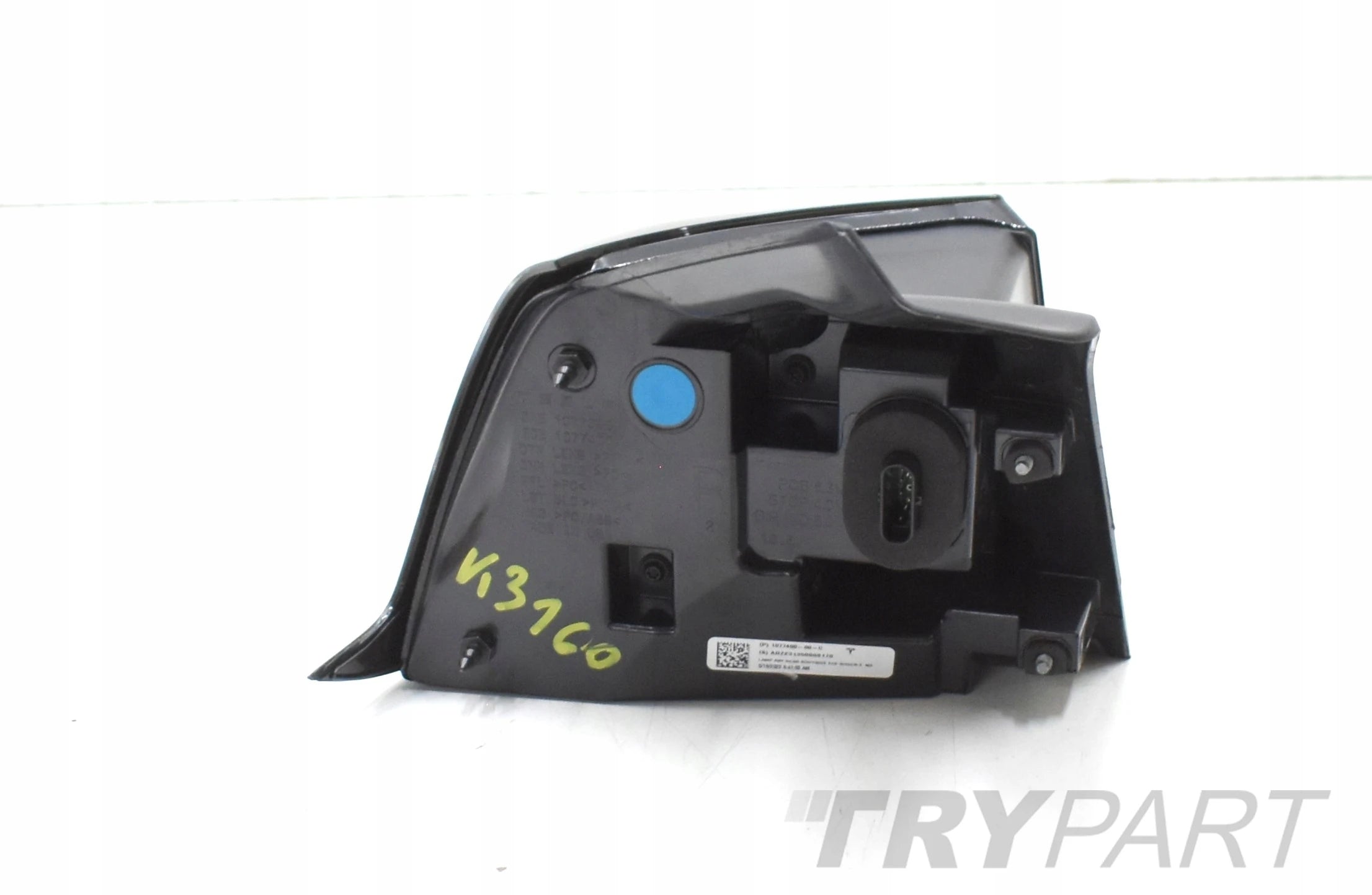 TESLA MODEL Y RIGHT REAR LED TAIL LIGHT ORG EU NEW 1077400-00-C