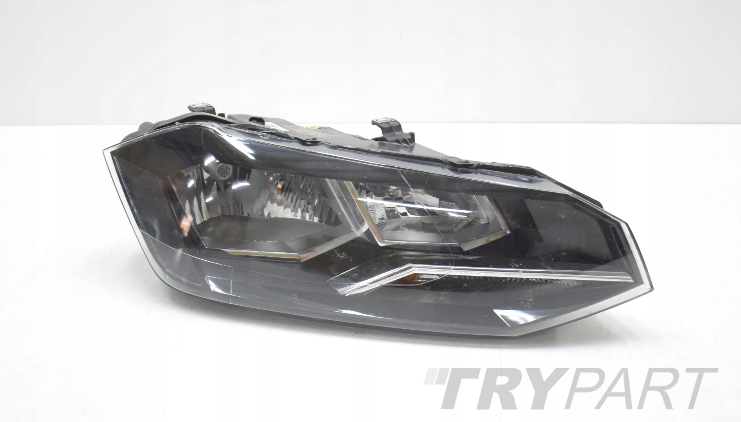 VW POLO VI 2G RIGHT FRONT HEADLIGHT EU ORG