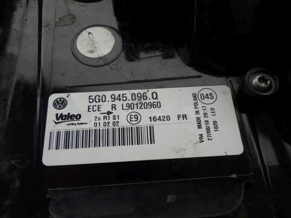 VW GOLF VII 7 5G0 LIFT HB 2017- Right Tail Lamp
