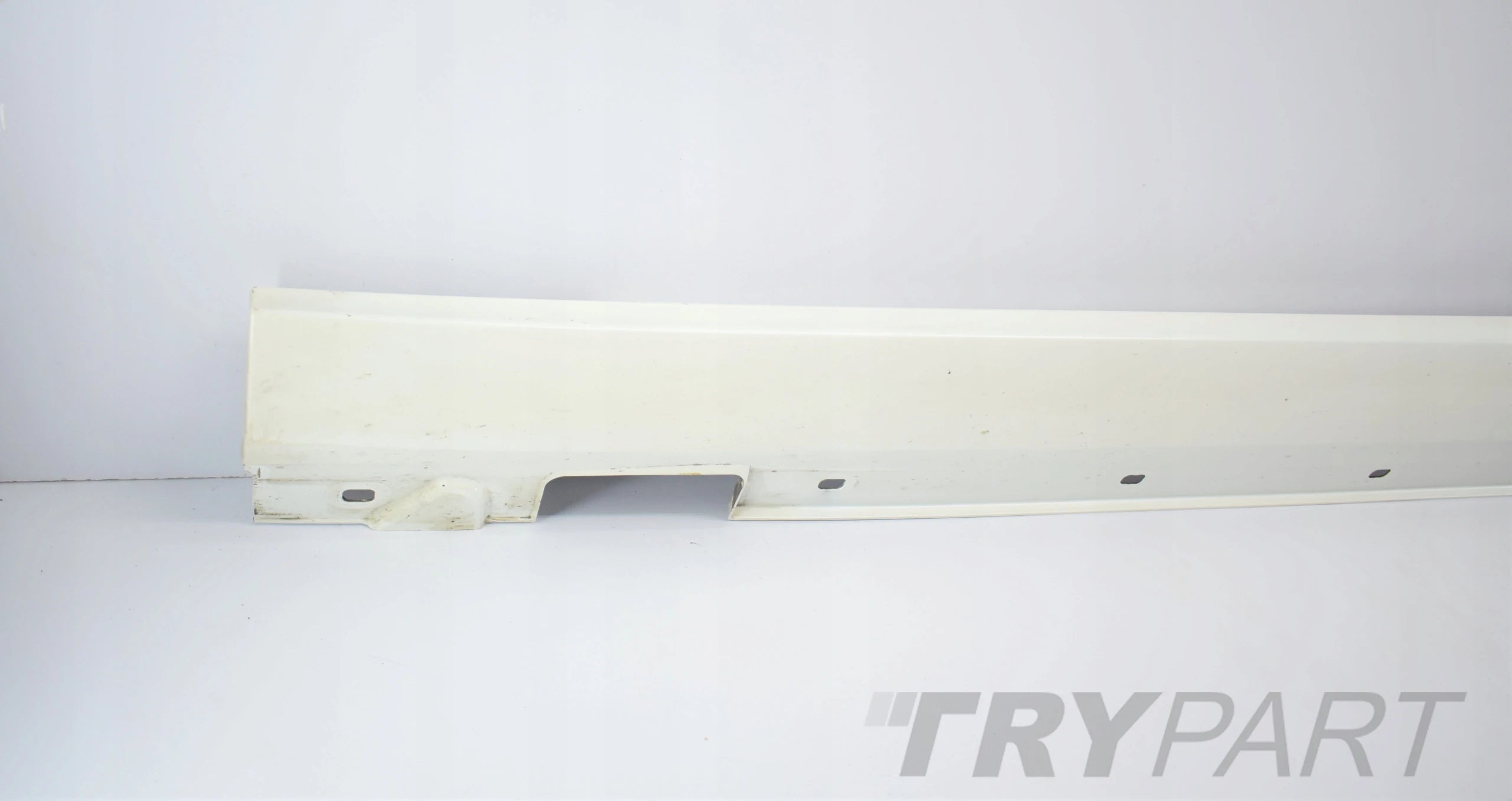 MERCEDES CLS W218 LEFT SILL STRIP ORG